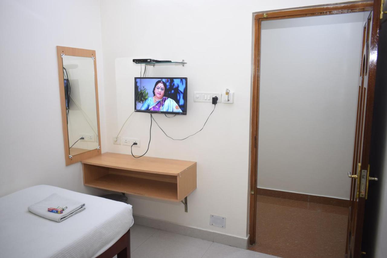 Sakthi Guest House Пондичерри Экстерьер фото