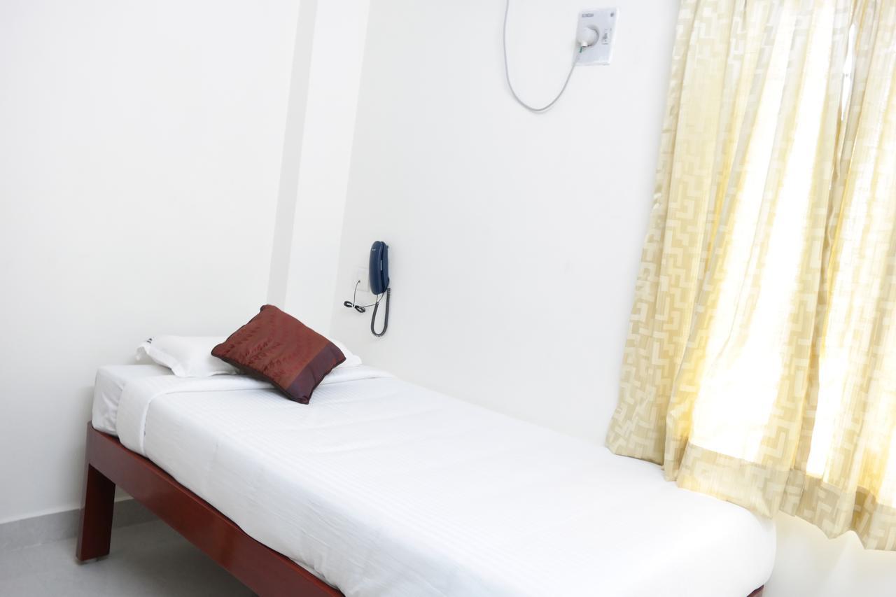 Sakthi Guest House Пондичерри Экстерьер фото